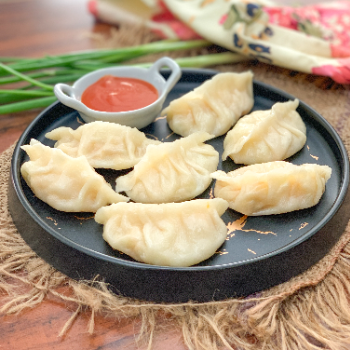 VEG MOMOS FROZEN ( Pack Of 14 Pcs 400.gm )