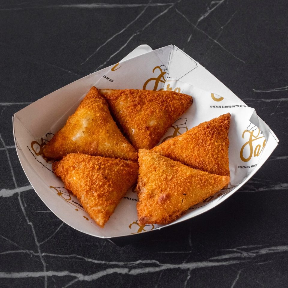 Breaded Chicken Samoosa Frozen ( Pack Of 10pcs 400.gm Mrp 230